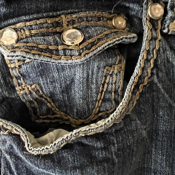 Cato Women’s Jean Shorts - Picture 4 of 12